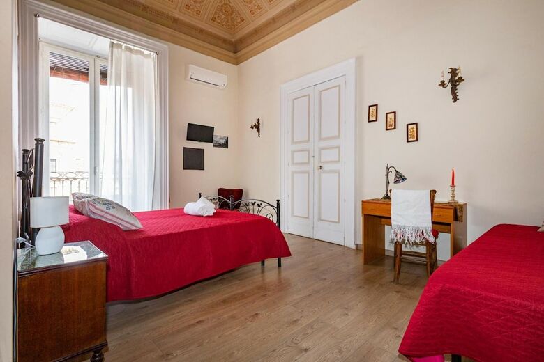 B&B Acanthus