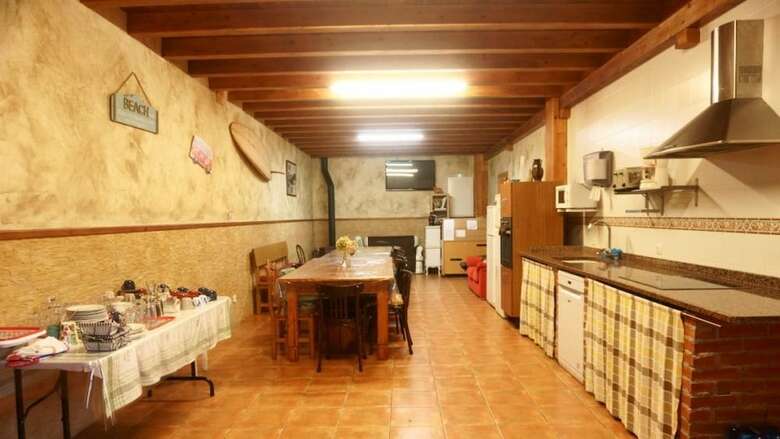 Hostal Albergue La Cala