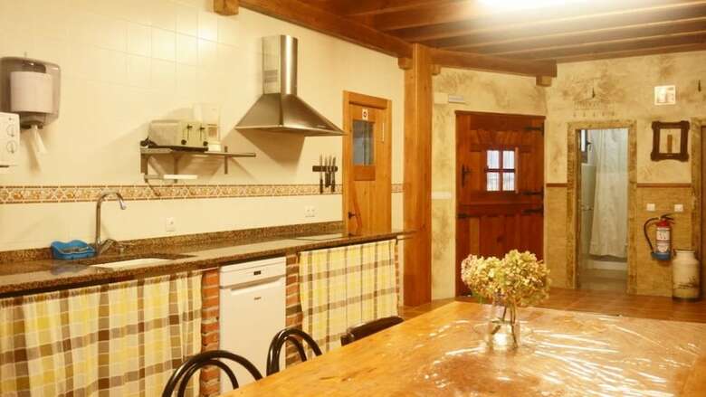 Hostal Albergue La Cala