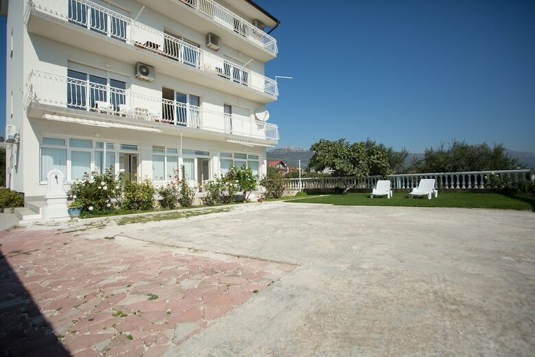 Beach Apartments Rumin