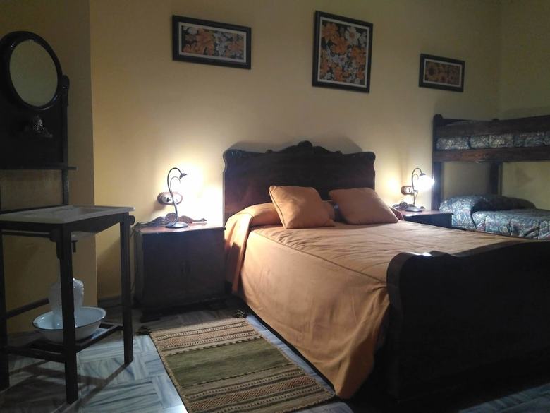 Agroturismo Casa Rural Angelita de Cat�