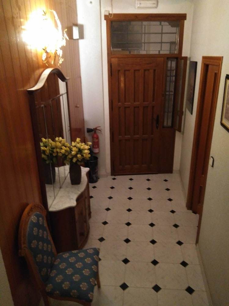 Agroturismo Casa Rural Angelita de Cat�