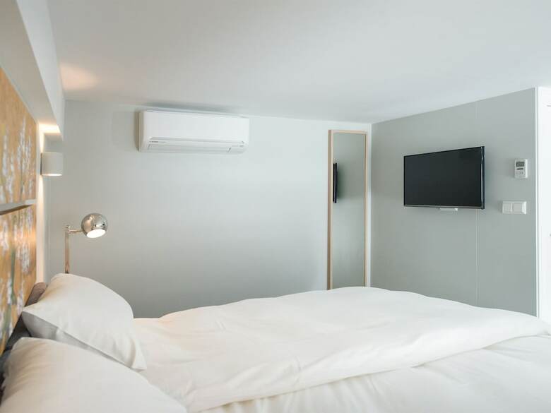 Bizstay Park Central Apartments