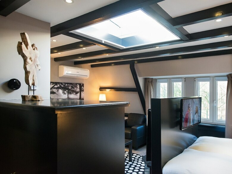 Bizstay Park Central Apartments