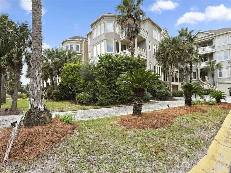 Collier Court 3 - Six Bedroom Home