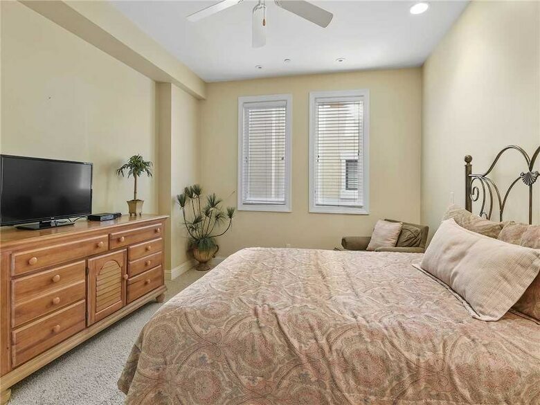 Collier Court 3 - Six Bedroom Home