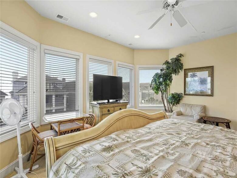 Collier Court 3 - Six Bedroom Home