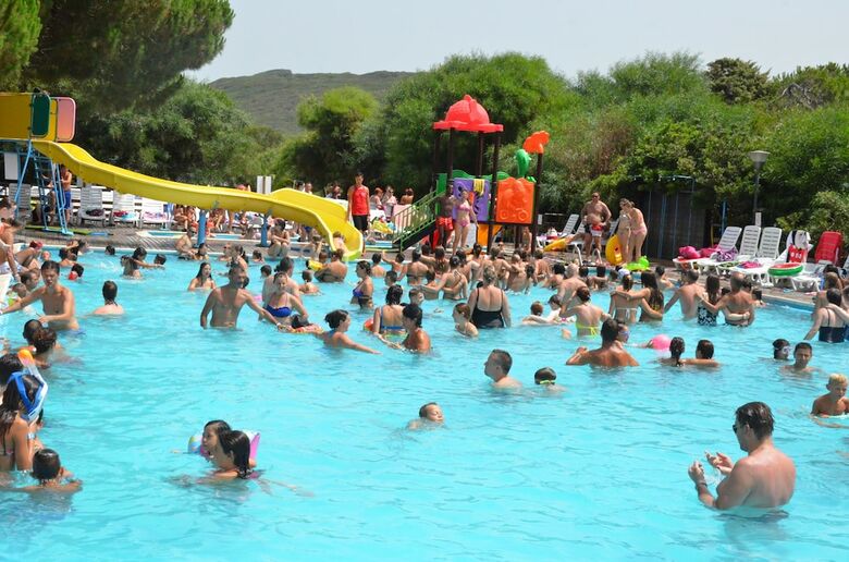 Happy Camp In Camping Bella Sardinia