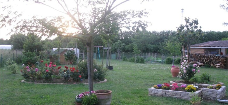 Apartamento Studio In Tonnay-charente, With Enclosed Garden And Wifi
