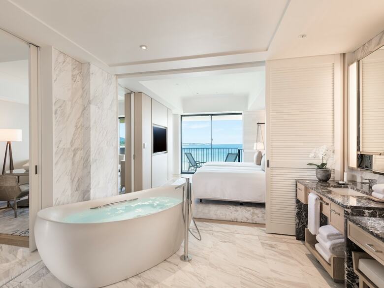 Hotel Halekulani Okinawa