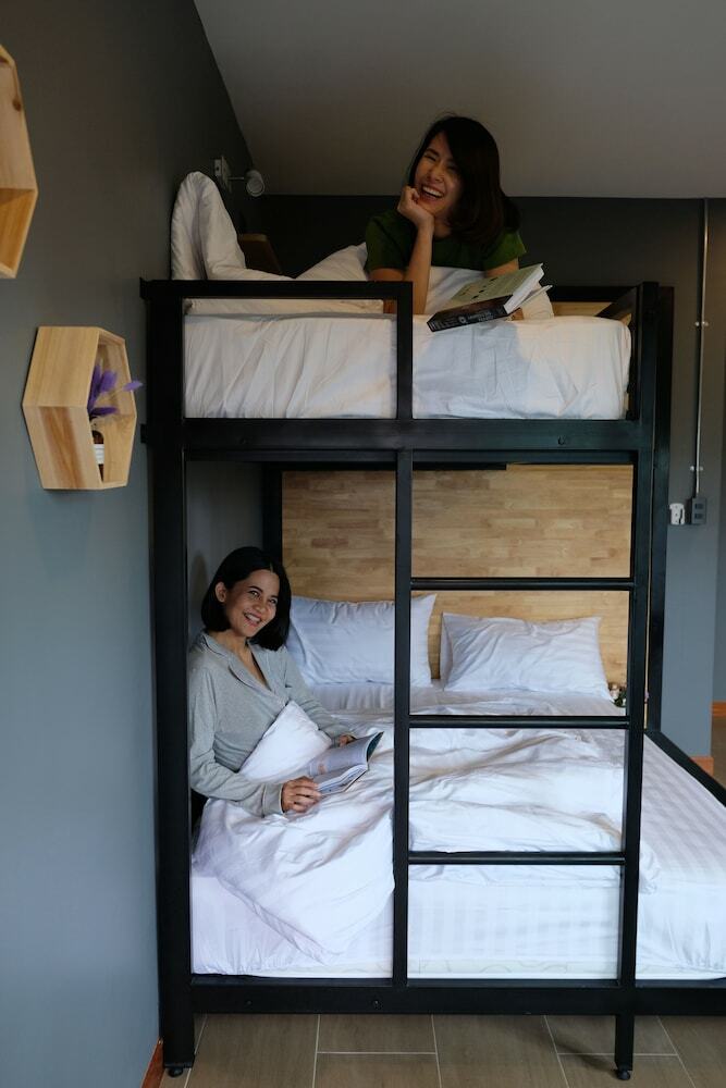 Hostal Ray Coffee Bar & Hostel - Adults Only