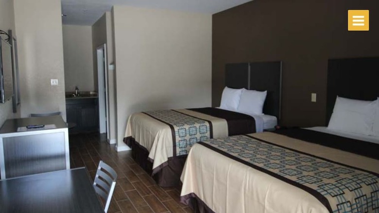 Hotel Scottish Inn & Suites