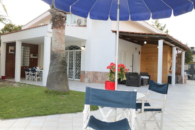 Villa Edri Beach House