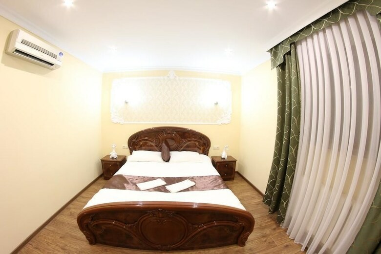 Sky Lux Hotel
