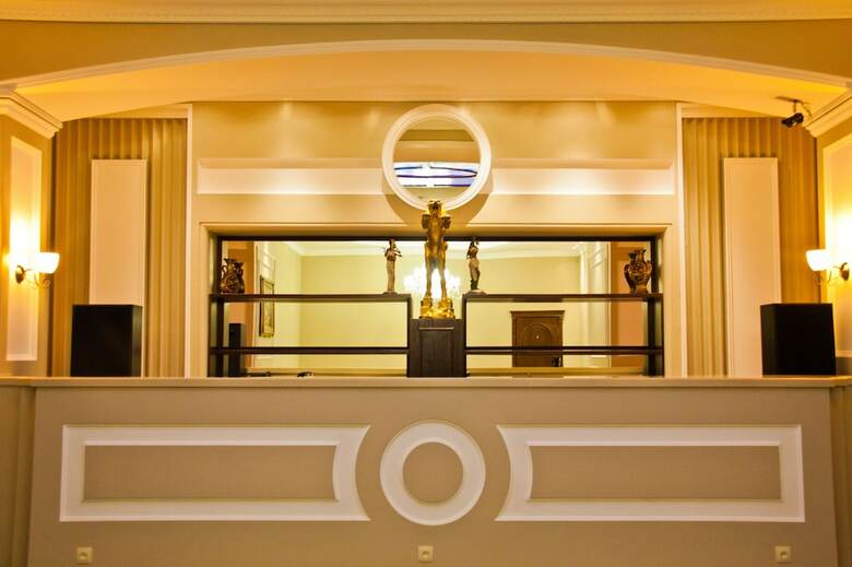 Sky Luxe Hotel