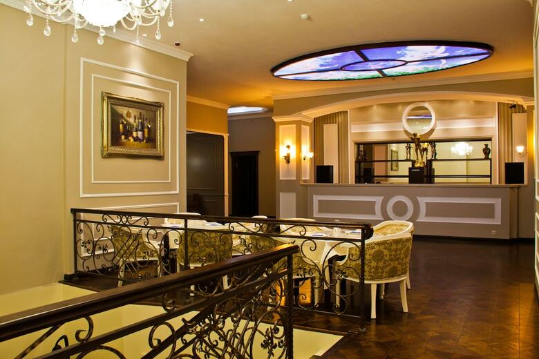 Sky Luxe Hotel