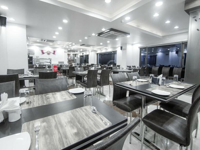 Hotel Vrinda Regency