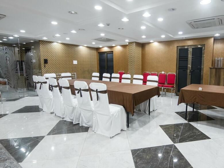 Hotel Vrinda Regency