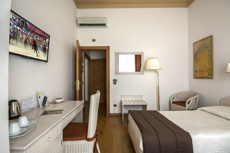 Piazza Paradiso Accomodation