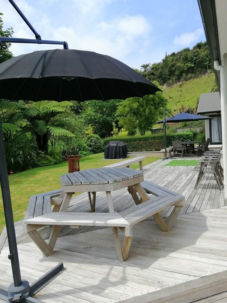 Bed & Breakfast Two Tui Homestead And Bnb