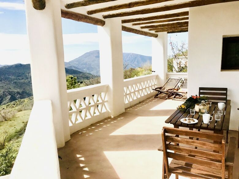 Aparthotel La Oveja Verde de La Alpujarra Apartamentos