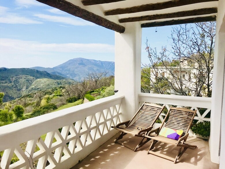 Aparthotel La Oveja Verde de La Alpujarra Apartamentos