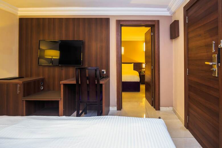 Joygate Hotel & Suites