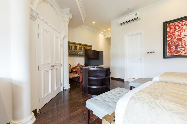 Hotel Villa Song Saigon