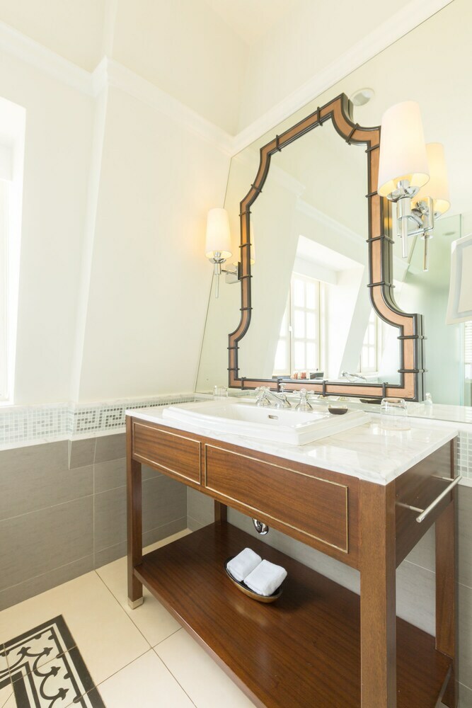 Hotel Villa Song Saigon