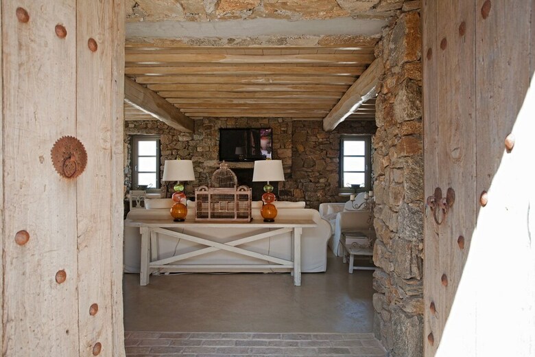 Villa Sandstone