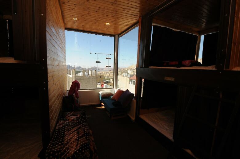 Petra Capsule Hostel