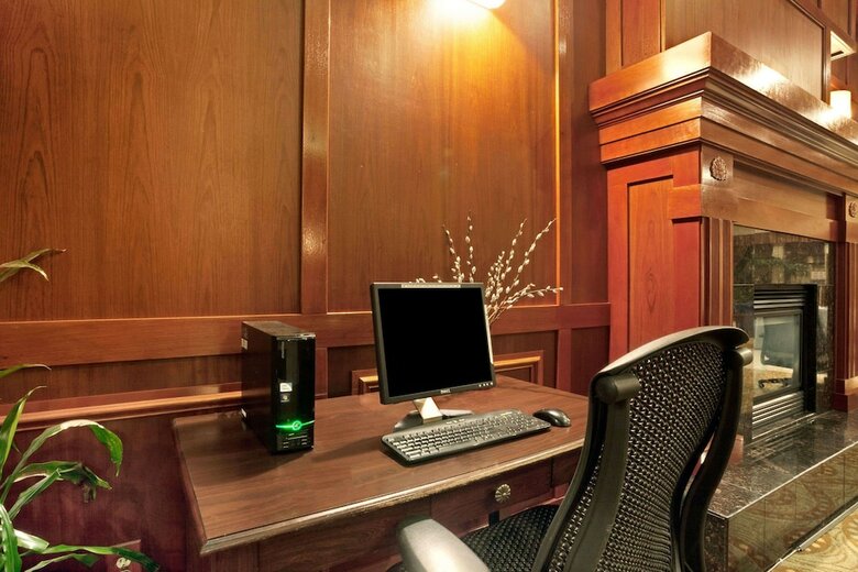 Hotel Ramada By Wyndham Tukwila Southcenter