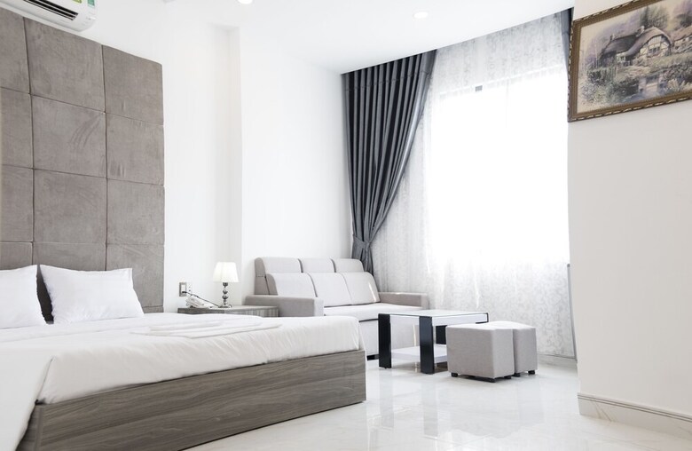 White Diamond Hotel