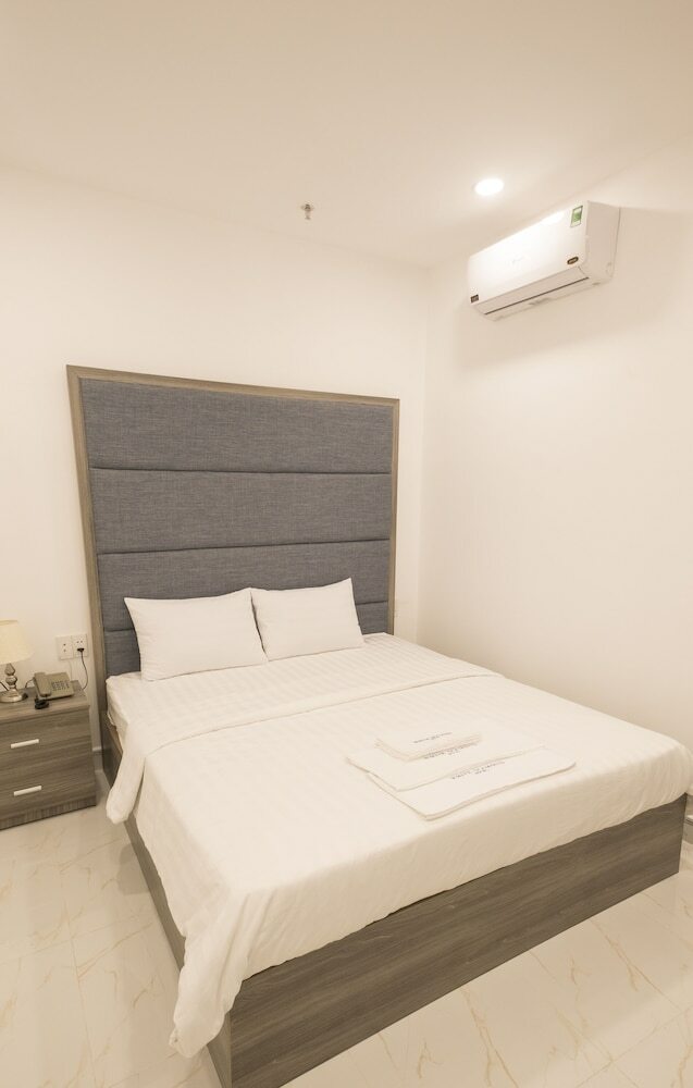 White Diamond Hotel
