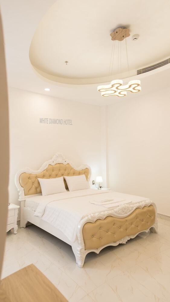 White Diamond Hotel