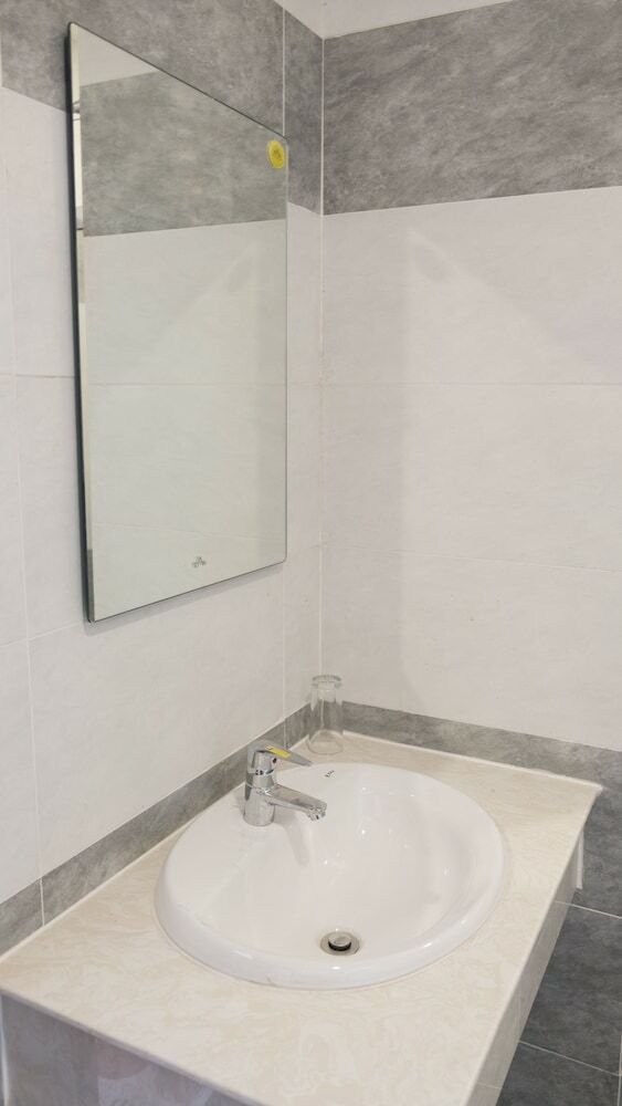 White Diamond Hotel