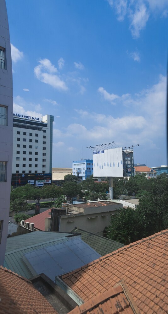 White Diamond Hotel