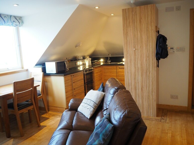 Decca Apartments