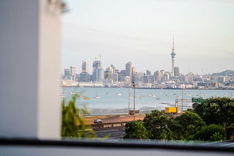 Northcote Point Amazing City View Villa