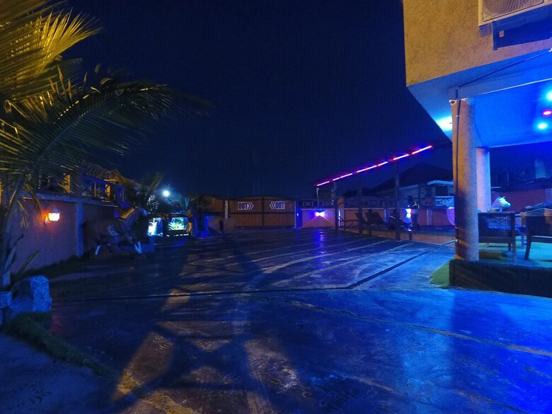 Plus 33 Hotel