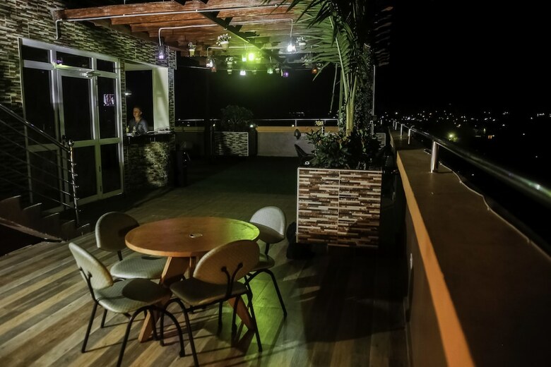 Plus 33 Hotel