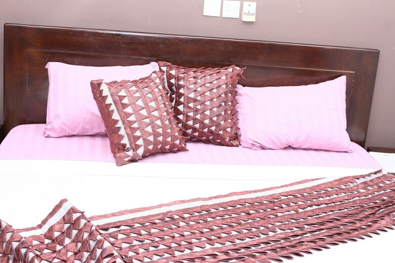 Plus 33 Hotel