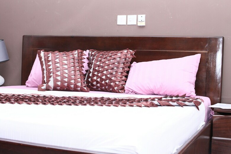 Plus 33 Hotel