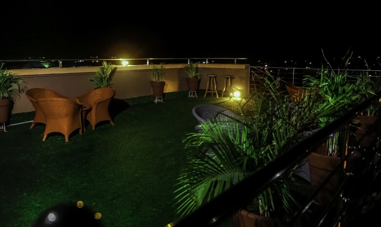 Plus 33 Hotel