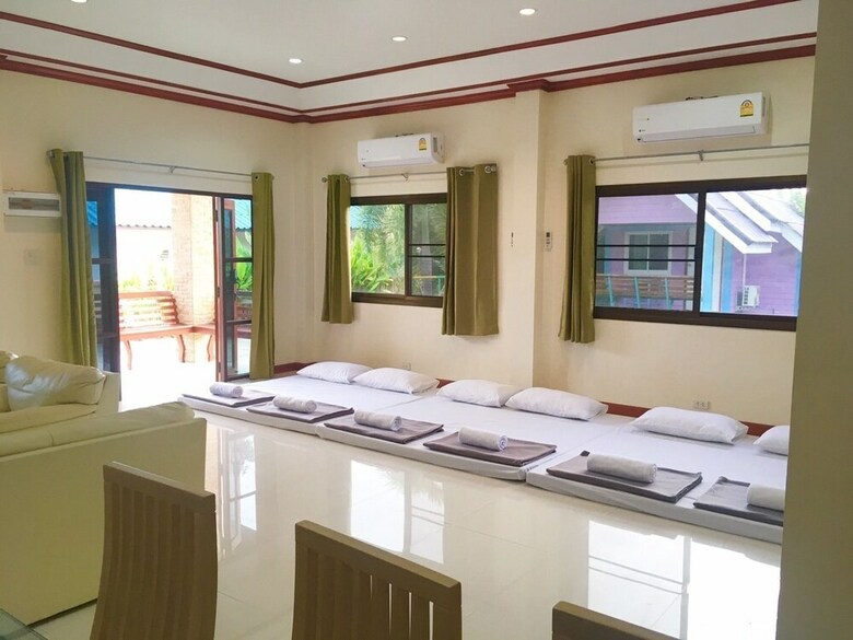 Hotel Phupha Beach Resort