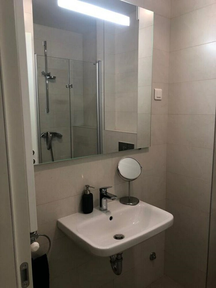Central Garden Apartment