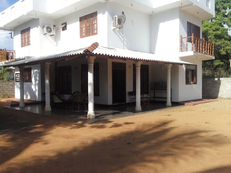 Hotel  Whitehouse