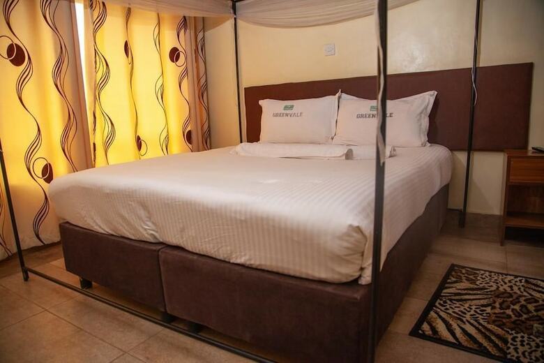 Greenvale Hotel