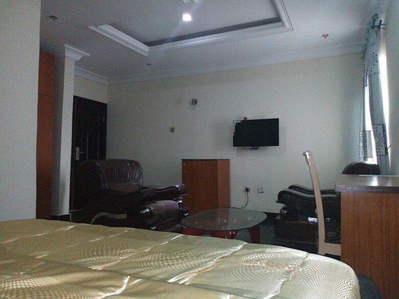 Hotel D'luxx Villa & Suites