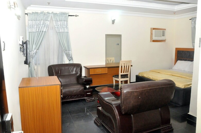 Hotel D'luxx Villa & Suites
